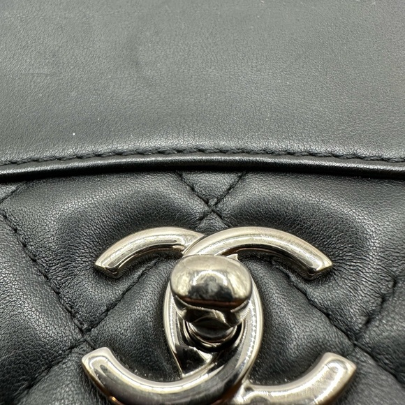 CHANEL TRAMASSO TIMELESS FLAP - Picture 3 of 12